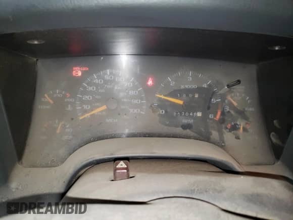 1997 Chevrolet S-10 LS с VIN 1GCDT19X8V8105893, выставлен на аукционе Copart как лот 74673924 с пробегом 217 046 миль миль и Списание • Salvage title. История ставок и продаж доступна на DreamBid. Изображение 9.