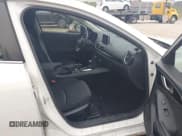 ✅ 2014 Mazda 3 i Touring • VIN: JM1BM1L75E1205360 • Lot: 43448601. Wystawiony na IAAI z przebiegiem 146 703 mil. Bezpłatny archiwum sprzedaży aukcyjnych z USA i szczegółowy raport historii pojazdu na DreamBid. Zdjęcie 5.