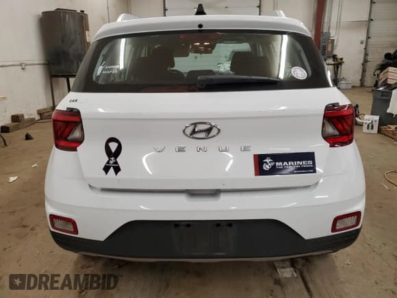 ✅ 2022 Hyundai Venue Limited • VIN: KMHRC8A38NU142713 • Lot: 81831574. Listed on Copart with 32,315 mi. Free auction sales archive from the USA and detailed vehicle history report at DreamBid. Image 6.