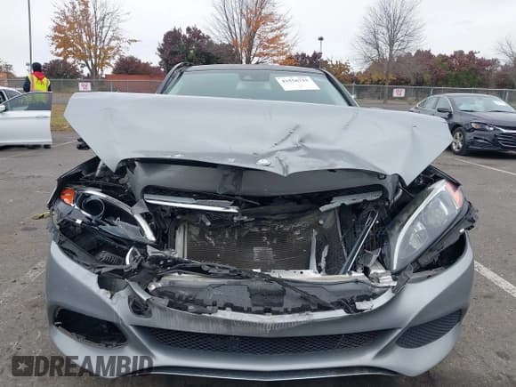 ✅ 2016 Mercedes-Benz C 300 • VIN: 55SWF4KB7GU150938 • Lot: 43556715. Wystawiony na IAAI z przebiegiem 97 536 mil. Bezpłatny archiwum sprzedaży aukcyjnych z USA i szczegółowy raport historii pojazdu na DreamBid. Zdjęcie 12.