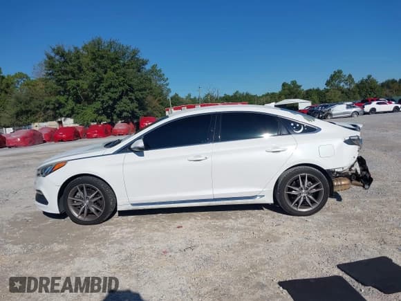 ✅ 2017 Hyundai Sonata Sport • VIN: 5NPE34ABXHH578691 • Lot: 43594159. Listed on IAAI with 99,951 mi. Free auction sales archive from the USA and detailed vehicle history report at DreamBid. Image 15.