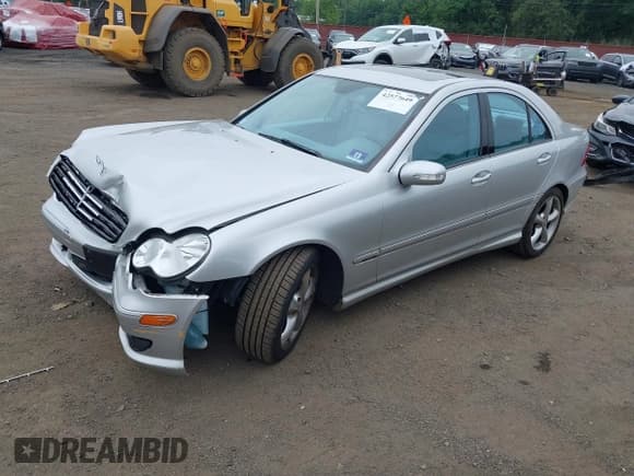 ✅ 2005 Mercedes-Benz C 230 Kompressor • VIN: WDBRF40J25F584426 • Lot: 42577649. Wystawiony na IAAI z przebiegiem 52 419 mil. Bezpłatny archiwum sprzedaży aukcyjnych z USA i szczegółowy raport historii pojazdu na DreamBid. Zdjęcie 17.
