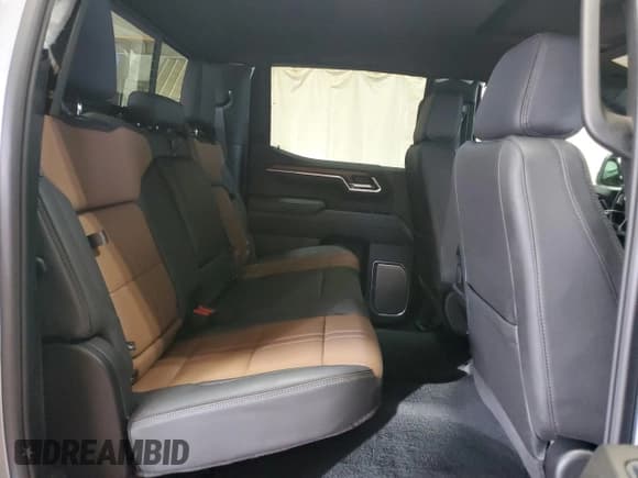 ✅ 2025 Chevrolet Silverado 1500 High Country • VIN: 1GCUKJEL7SZ100275 • Lot: 53939545. Listed on Copart with 8,558 mi. Free auction sales archive from the USA and detailed vehicle history report at DreamBid. Image 10.