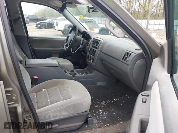 ✅ 2005 Ford Explorer XLT • VIN: 1FMZU73K15UA50967 • Lot: 41942506. Wystawiony na IAAI z przebiegiem 175 621 mil. Bezpłatny archiwum sprzedaży aukcyjnych z USA i szczegółowy raport historii pojazdu na DreamBid. Zdjęcie 5.