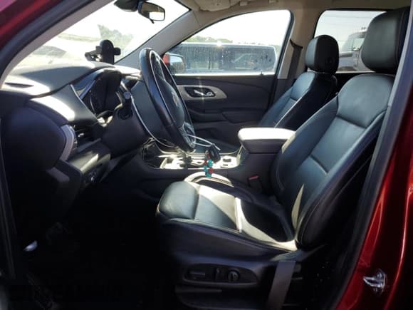 ✅ 2021 Chevrolet Traverse LT • VIN: 1GNERHKW6MJ192415 • Lot: 58658295. Wystawiony na Copart z przebiegiem 74 085 mil. Bezpłatny archiwum sprzedaży aukcyjnych z USA i szczegółowy raport historii pojazdu na DreamBid. Zdjęcie 7.