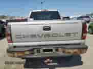 2006 Chevrolet Silverado 1500 LS z VIN 1GCEK19V26Z143573, wystawiony jako Copart lot #70707094 z przebiegiem 223 853 mil mil oraz Szkoda całkowita • Salvage title. Historia ofert i sprzedaży dostępna na DreamBid. Obrazek 6.
