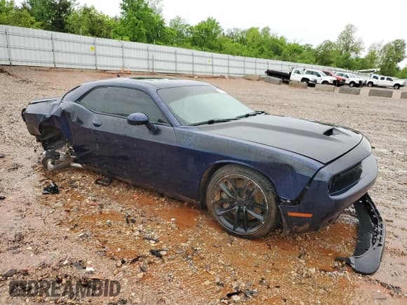 ✅ 2017 Dodge Challenger T/A 392 • VIN: 2C3CDZFJ9HH626048 • Lot: 54896805. Wystawiony na Copart z przebiegiem 95 339 mil. Bezpłatny archiwum sprzedaży aukcyjnych z USA i szczegółowy raport historii pojazdu na DreamBid. Zdjęcie 4.