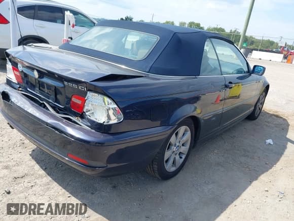 ✅ 2005 BMW 3 Series 325Ci • VIN: WBABW33405PL35066 • Lot: 40118380. Wystawiony na IAAI z przebiegiem 245 479 mil. Bezpłatny archiwum sprzedaży aukcyjnych z USA i szczegółowy raport historii pojazdu na DreamBid. Zdjęcie 4.