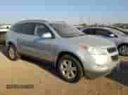 2009 Chevrolet Traverse 2LT z VIN 1GNER23D09S162290, wystawiony jako Copart lot #85146395 z przebiegiem 196 302 mil mil oraz Czysty tytuł • Clean title. Historia ofert i sprzedaży dostępna na DreamBid. Obrazek 4.