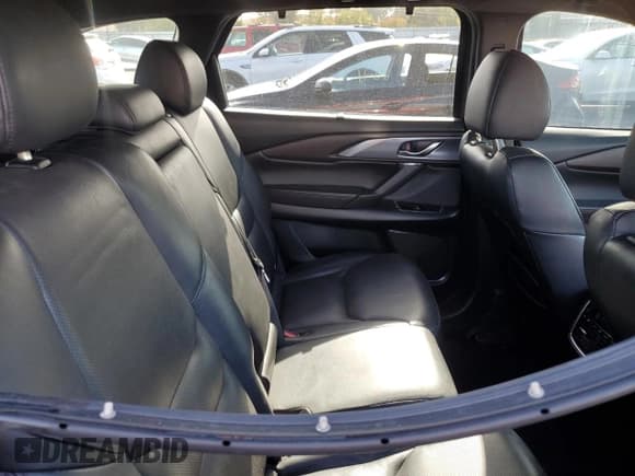 ✅ 2019 Mazda CX-9 Grand Touring • VIN: JM3TCADY5K0335601 • Lot: 90898035. Wystawiony na Copart z przebiegiem 74 370 mil. Bezpłatny archiwum sprzedaży aukcyjnych z USA i szczegółowy raport historii pojazdu na DreamBid. Zdjęcie 11.