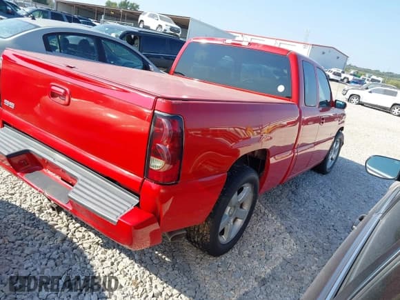 ✅ 2004 Chevrolet Silverado SS • VIN: 2GCEK19N141189997 • Лот: 43363178. Опубликован ранее на IAAI с пробегом 177 553 миль. Бесплатный доступ к архиву аукционных продаж из США и подробный отчёт об истории автомобиля на DreamBid. Изображение 4.