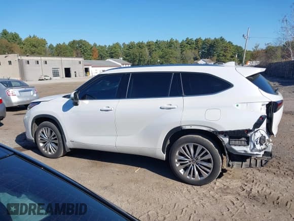 ✅ 2023 Toyota Highlander Hybrid Platinum • VIN: 5TDEBRCH1PS126090 • Лот: 43327364. Опубликован ранее на IAAI с пробегом 30 220 миль. Бесплатный доступ к архиву аукционных продаж из США и подробный отчёт об истории автомобиля на DreamBid. Изображение 14.