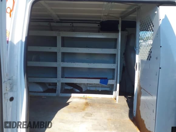 ✅ 2013 Ford Econoline Cargo Commercial • VIN: 1FTSE3EL6DDA73189 • Лот: 42652947. Опубликован ранее на IAAI с пробегом 175 106 миль. Бесплатный доступ к архиву аукционных продаж из США и подробный отчёт об истории автомобиля на DreamBid. Изображение 8.