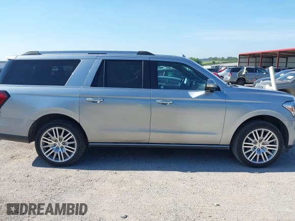 ✅ 2023 Ford Expedition Max Limited • VIN: 1FMJK2A81PEA48159 • Lot: 42725025. Listed on IAAI with 79,301 mi. Free auction sales archive from the USA and detailed vehicle history report at DreamBid. Image 13.