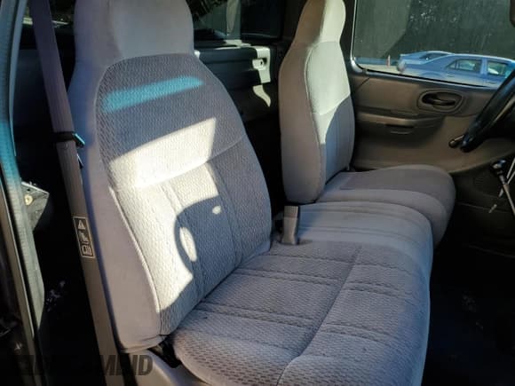 ✅ 2001 Ford F-150 XL • VIN: 1FTZF17221NA66427 • Лот: 86074955. Опубликован ранее на Copart с пробегом Не указан. Бесплатный доступ к архиву аукционных продаж из США и подробный отчёт об истории автомобиля на DreamBid. Изображение 10.