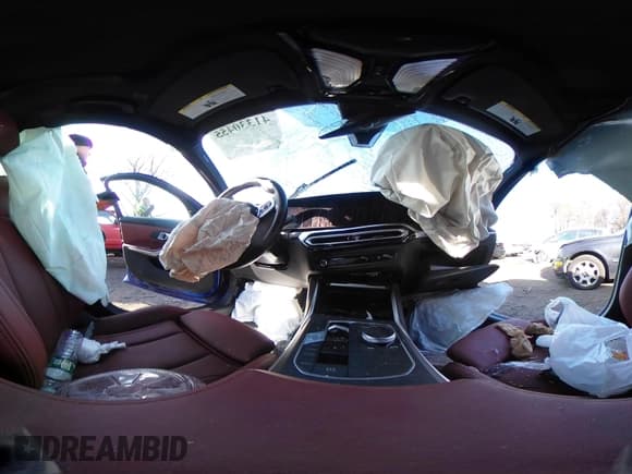 ✅ 2024 BMW 3 Series M340i xDrive • VIN: 3MW49FF00R8D93774 • Lot: 41330455. Listed on IAAI with 4,438 mi. Free auction sales archive from the USA and detailed vehicle history report at DreamBid. Image 17.