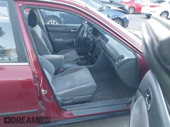 ✅ 1995 Honda Accord LX • VIN: JHMCD563XSC022359 • Лот: 42816249. Опубликован ранее на IAAI с пробегом 135 298 миль. Бесплатный доступ к архиву аукционных продаж из США и подробный отчёт об истории автомобиля на DreamBid. Изображение 5.