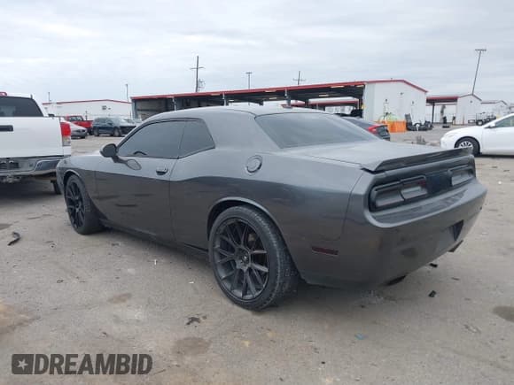 ✅ 2013 Dodge Challenger R/T • VIN: 2C3CDYBTXDH562338 • Lot: 41377124. Wystawiony na IAAI z przebiegiem 137 871 mil. Bezpłatny archiwum sprzedaży aukcyjnych z USA i szczegółowy raport historii pojazdu na DreamBid. Zdjęcie 3.