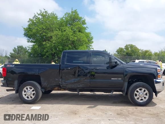 ✅ 2015 Chevrolet Silverado 2500HD LT • VIN: 1GC1KVEGXFF661574 • Lot: 42809342. Listed on IAAI with 265,001 mi. Free auction sales archive from the USA and detailed vehicle history report at DreamBid. Image 13.