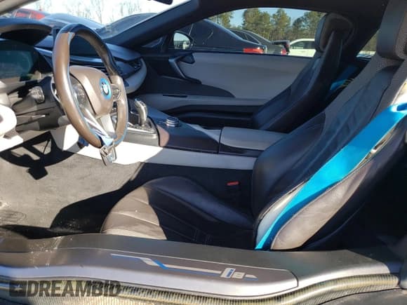 ✅ 2017 BMW i8 • VIN: WBY2Z2C59HV676414 • Лот: 42976054. Опубликован ранее на Copart с пробегом 42 464 миль. Бесплатный доступ к архиву аукционных продаж из США и подробный отчёт об истории автомобиля на DreamBid. Изображение 7.