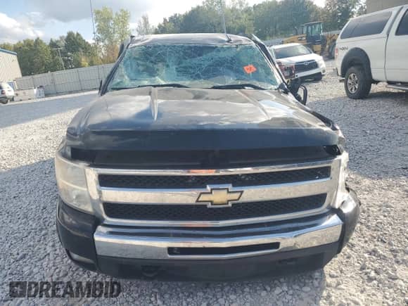 2011 Chevrolet Silverado 1500 LT z VIN 1GCRKSE33BZ124584, wystawiony jako Copart lot #82233745 z przebiegiem 95 385 mil mil oraz Czysty tytuł • Clean title. Historia ofert i sprzedaży dostępna na DreamBid. Obrazek 5.