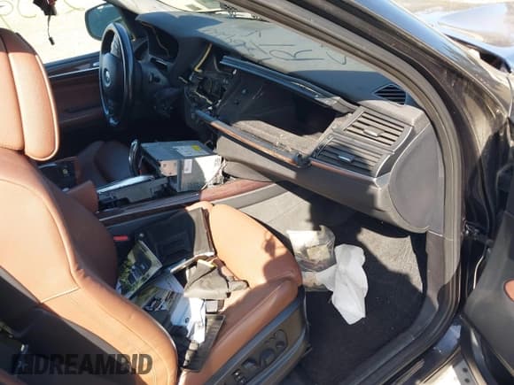 ✅ 2011 BMW X5 35d • VIN: 5UXZW0C55BL656949 • Lot: 43269228. Listed on IAAI with Not provided. Free auction sales archive from the USA and detailed vehicle history report at DreamBid. Image 5.