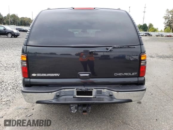 ✅ 2005 Chevrolet Suburban LT • VIN: 3GNEC16Z75G214521 • Лот: 74326684. Опубликован ранее на Copart с пробегом 156 387 миль. Бесплатный доступ к архиву аукционных продаж из США и подробный отчёт об истории автомобиля на DreamBid. Изображение 6.