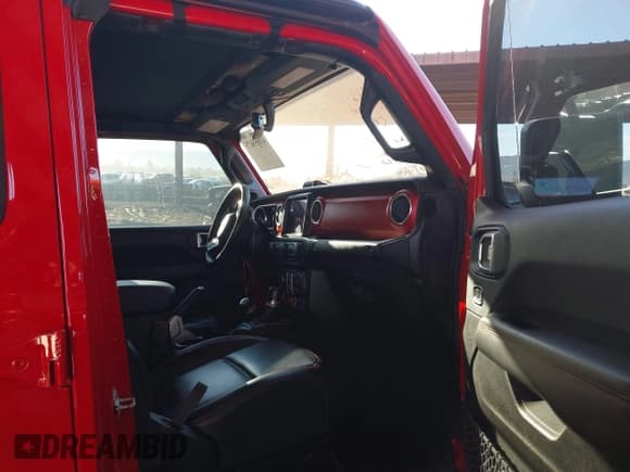 ✅ 2020 Jeep Gladiator Rubicon • VIN: 1C6JJTBG0LL188820 • Lot: 43855675. Wystawiony na IAAI z przebiegiem 40 145 mil. Bezpłatny archiwum sprzedaży aukcyjnych z USA i szczegółowy raport historii pojazdu na DreamBid. Zdjęcie 5.