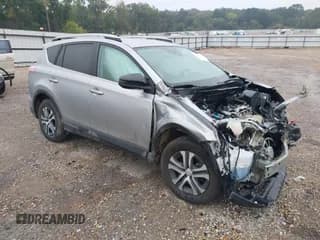 ✅ 2017 Toyota RAV4 LE • VIN: 2T3ZFREV3HW382465 • Lot: 43468428. Wystawiony na IAAI z przebiegiem 44 651 mil. Bezpłatny archiwum sprzedaży aukcyjnych z USA i szczegółowy raport historii pojazdu na DreamBid. Zdjęcie 1.