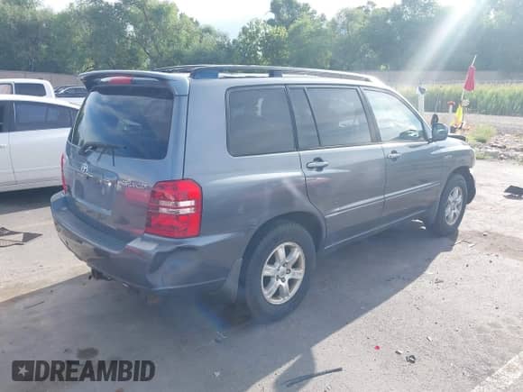 2001 Toyota Highlander с VIN JTEGF21A310018019, выставлен на аукционе IAAI как лот 42560692 с пробегом 329 313 миль миль и . История ставок и продаж доступна на DreamBid. Изображение 4.
