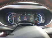 ✅ 2020 Chrysler Pacifica Hybrid Touring L • VIN: 2C4RC1L71LR242402 • Lot: 70153835. Wystawiony na Copart z przebiegiem 39 266 mil. Bezpłatny archiwum sprzedaży aukcyjnych z USA i szczegółowy raport historii pojazdu na DreamBid. Zdjęcie 9.