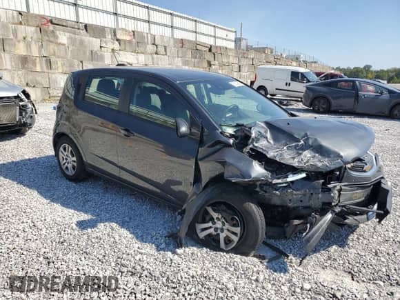 2020 Chevrolet Sonic LT с VIN 1G1JG6SB0L4119139, выставлен на аукционе Copart как лот 80514365 с пробегом 57 164 миль миль и Списание • Salvage title. История ставок и продаж доступна на DreamBid. Изображение 4.