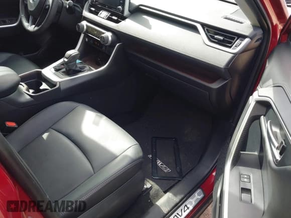 ✅ 2020 Toyota RAV4 Limited • VIN: 2T3Y1RFV4LW071161 • Lot: 41629450. Listed on IAAI with 20,587 mi. Free auction sales archive from the USA and detailed vehicle history report at DreamBid. Image 5.