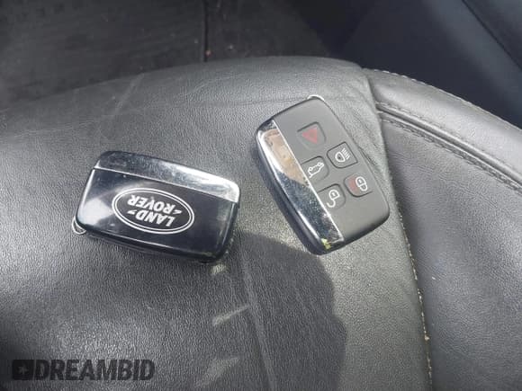 ✅ 2016 Land Rover LR4 HSE Lux • VIN: SALAK2V61GA846125 • Лот: 42626249. Опубликован ранее на IAAI с пробегом 151 281 миль. Бесплатный доступ к архиву аукционных продаж из США и подробный отчёт об истории автомобиля на DreamBid. Изображение 11.