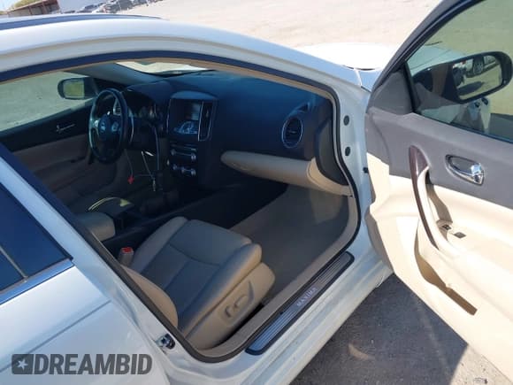 ✅ 2014 Nissan Maxima SV • VIN: 1N4AA5AP8EC440604 • Lot: 43672024. Listed on IAAI with 134,594 mi. Free auction sales archive from the USA and detailed vehicle history report at DreamBid. Image 5.