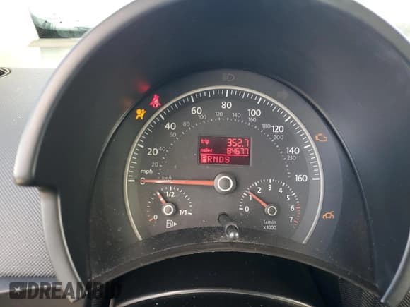 ✅ 2010 Volkswagen Beetle • VIN: 3VWPW3AG9AM035531 • Лот: 88173475. Опубликован ранее на Copart с пробегом 84 677 миль. Бесплатный доступ к архиву аукционных продаж из США и подробный отчёт об истории автомобиля на DreamBid. Изображение 9.