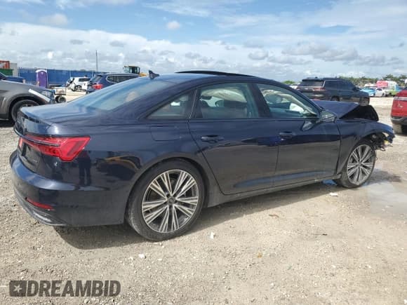 ✅ 2024 Audi A6 Premium Plus • VIN: WAUE3BF23RN033458 • Lot: 62813435. Wystawiony na Copart z przebiegiem 7 035 mil. Bezpłatny archiwum sprzedaży aukcyjnych z USA i szczegółowy raport historii pojazdu na DreamBid. Zdjęcie 3.