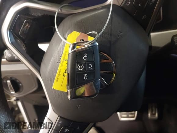 ✅ 2022 Volkswagen Atlas SEL R-Line • VIN: 1V2AR2CA3NC501561 • Lot: 43269440. Wystawiony na IAAI z przebiegiem 91 116 mil. Bezpłatny archiwum sprzedaży aukcyjnych z USA i szczegółowy raport historii pojazdu na DreamBid. Zdjęcie 11.