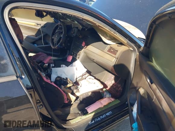 ✅ 2014 Volkswagen Passat S • VIN: 1VWAP7A38EC010196 • Lot: 43784716. Listed on IAAI with Not provided. Free auction sales archive from the USA and detailed vehicle history report at DreamBid. Image 5.