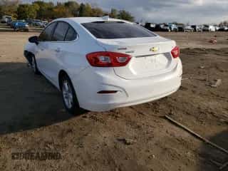 2017 Chevrolet Cruze LT z VIN 1G1BE5SM3H7202043, wystawiony jako Copart lot #65612392 z przebiegiem 58 412 mil mil oraz . Historia ofert i sprzedaży dostępna na DreamBid. Obrazek 3.