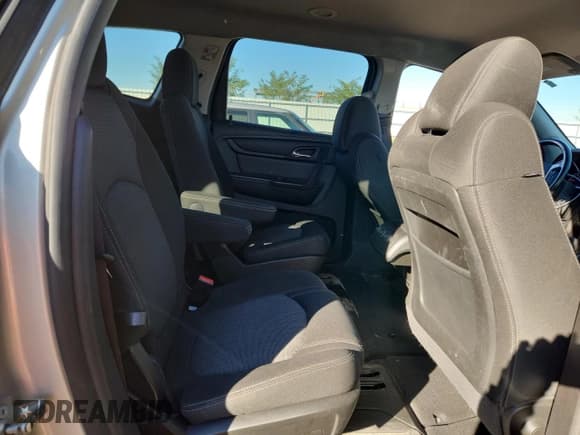 ✅ 2015 Chevrolet Traverse LT • VIN: 1GNKRGKD3FJ148211 • Lot: 89884255. Wystawiony na Copart z przebiegiem 160 371 mil. Bezpłatny archiwum sprzedaży aukcyjnych z USA i szczegółowy raport historii pojazdu na DreamBid. Zdjęcie 11.