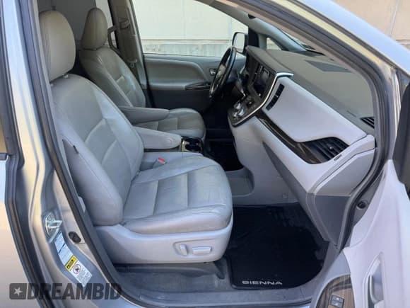 ✅ 2015 Toyota Sienna Limited • VIN: 5TDDK3DC8FS124511 • Lot: 62570905. Listed on Copart with 188,920 mi. Free auction sales archive from the USA and detailed vehicle history report at DreamBid. Image 5.