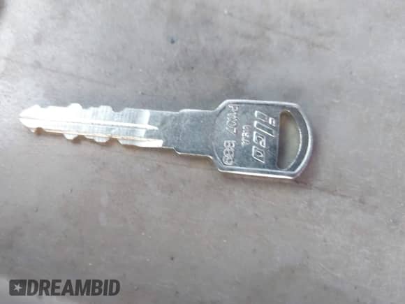 1998 Chevrolet Silverado 1500 z VIN 1GCEK19R4WR121755, wystawiony jako IAAI lot #43477168 z przebiegiem 179 245 mil mil oraz . Historia ofert i sprzedaży dostępna na DreamBid. Obrazek 11.