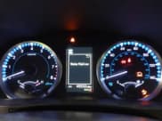 ✅ 2019 Toyota Highlander LE • VIN: 5TDBZRFH9KS939129 • Lot: 42474679. Wystawiony na IAAI z przebiegiem 49 532 mil. Bezpłatny archiwum sprzedaży aukcyjnych z USA i szczegółowy raport historii pojazdu na DreamBid. Zdjęcie 7.