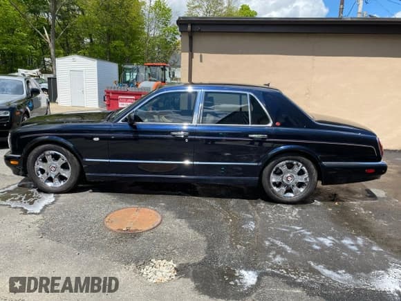 ✅ 2002 Bentley Arnage • VIN: SCBLC31E62CX08029 • Lot: 91598965. Wystawiony na Copart z przebiegiem 86 082 mil. Bezpłatny archiwum sprzedaży aukcyjnych z USA i szczegółowy raport historii pojazdu na DreamBid. Zdjęcie 13.