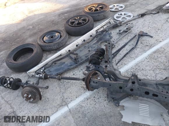 ✅ 2015 Toyota Prius Two • VIN: JTDKN3DU9F1992327 • Lot: 43778331. Wystawiony na IAAI z przebiegiem 218 119 mil. Bezpłatny archiwum sprzedaży aukcyjnych z USA i szczegółowy raport historii pojazdu na DreamBid. Zdjęcie 19.