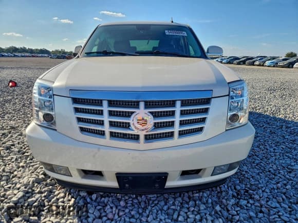 ✅ 2013 Cadillac Escalade Luxury • VIN: 1GYS4BEF9DR207827 • Lot: 94090095. Wystawiony na Copart z przebiegiem 112 223 mil. Bezpłatny archiwum sprzedaży aukcyjnych z USA i szczegółowy raport historii pojazdu na DreamBid. Zdjęcie 5.