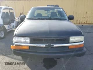 ✅ 2003 Chevrolet S-10 LS • VIN: 1GCCS19X538145019 • Лот: 49492075. Опубликован ранее на Copart с пробегом 286 260 миль. Бесплатный доступ к архиву аукционных продаж из США и подробный отчёт об истории автомобиля на DreamBid. Изображение 5.