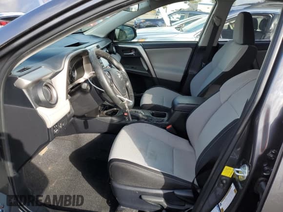 ✅ 2017 Toyota RAV4 XLE • VIN: JTMRFREV7HJ711215 • Lot: 90468485. Listed on Copart with 122,880 mi. Free auction sales archive from the USA and detailed vehicle history report at DreamBid. Image 7.