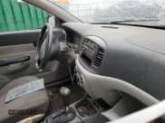 ✅ 2010 Hyundai Accent GS • VIN: KMHCM3AC9AU184842 • Лот: 50752325. Опубликован ранее на Copart с пробегом Не указан. Бесплатный доступ к архиву аукционных продаж из США и подробный отчёт об истории автомобиля на DreamBid. Изображение 9.